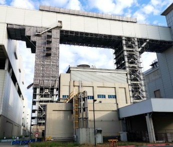 Innolux Factory – 36 m Suspended Scaffolding Platform Renovation